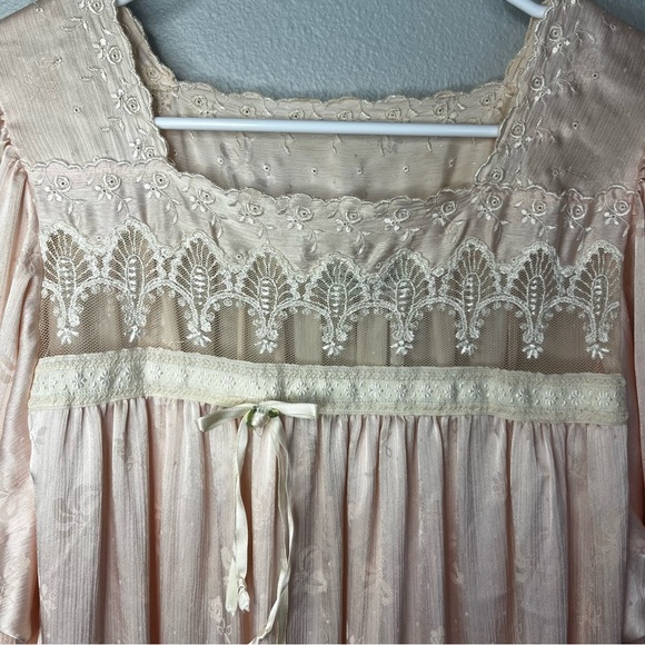 Vintage Christian Dior Nightgown Maxi Large Pink Lace Rose Bow Detail Lingerie - Picture 3 of 16